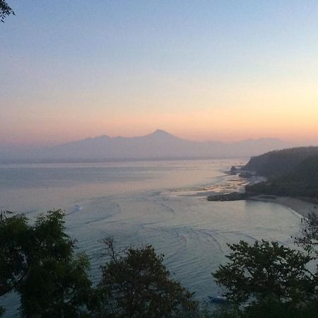 Отель Heaven On The Planet Ekas Экстерьер фото