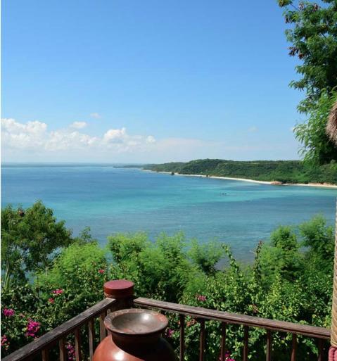 Отель Heaven On The Planet Ekas Экстерьер фото